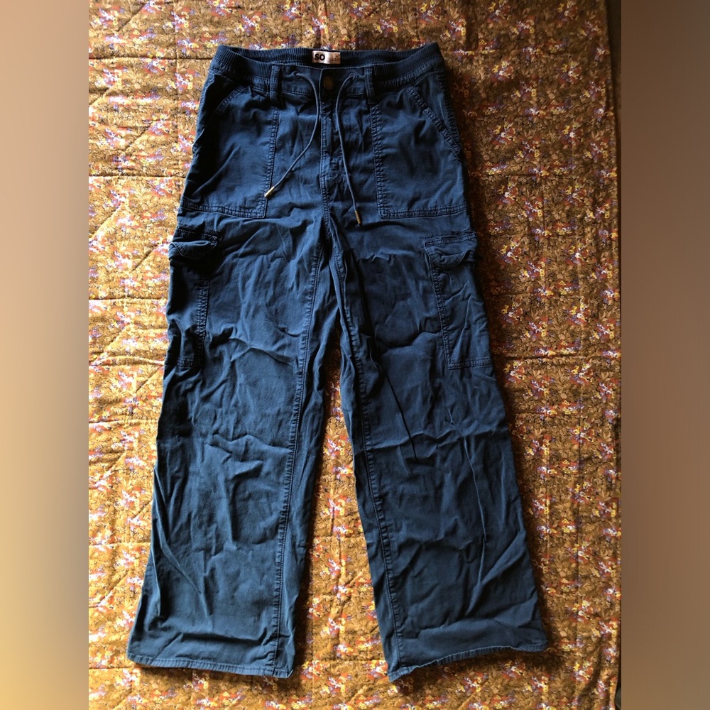Women’s Medium SO Cargo Pants